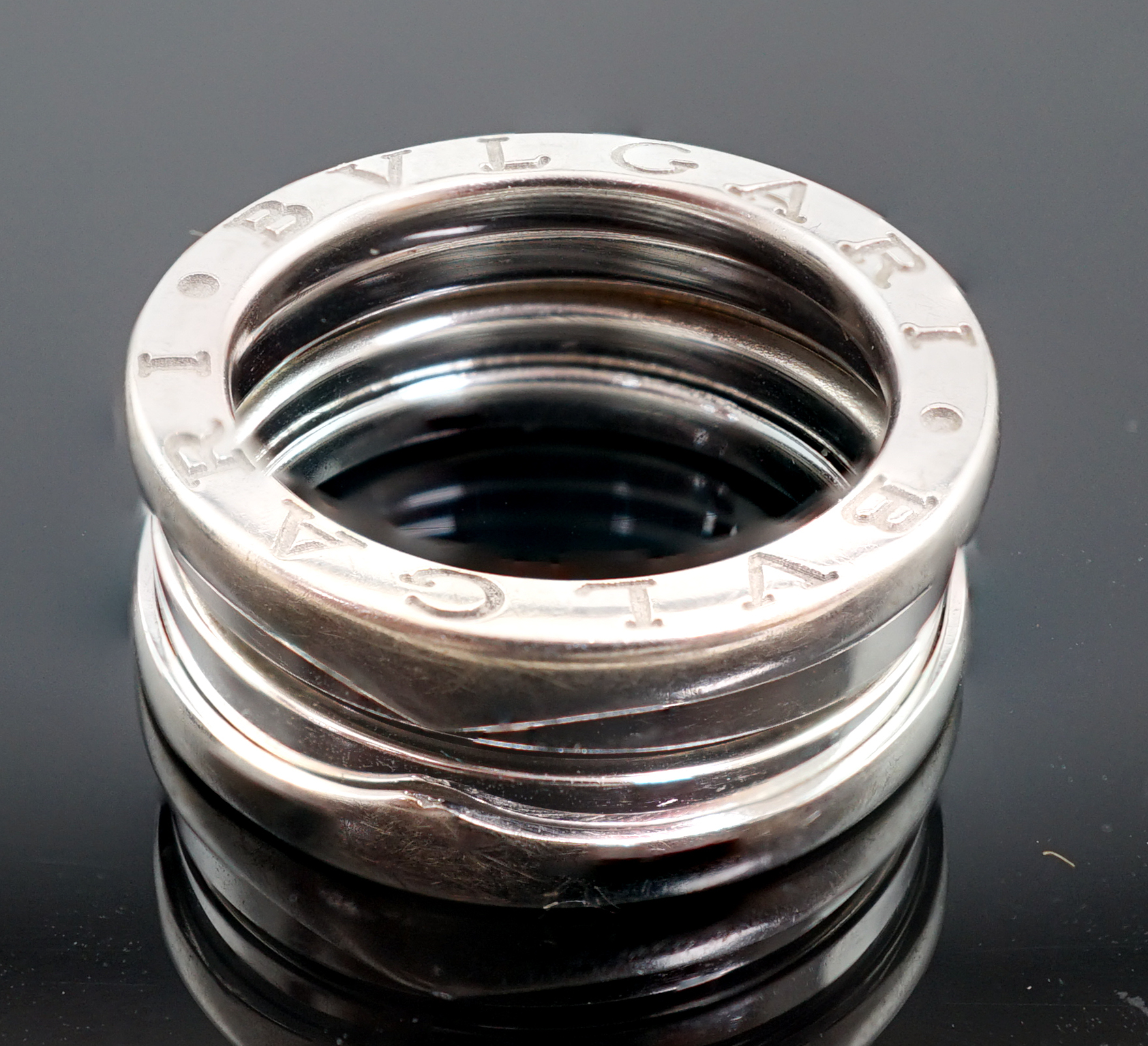 A modern Italian Bulgari 18ct white gold B. Zero1 ring